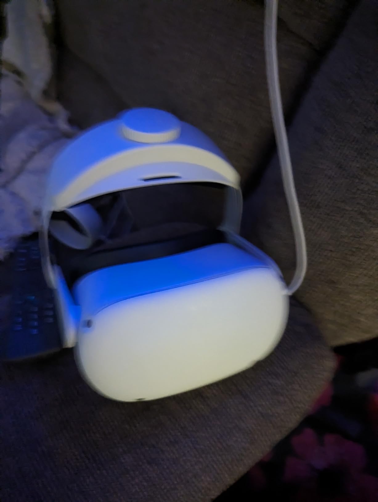 Meta Quest 2 - Advanced All-In-One Virtual Reality Headset - 256 GB customer photo 2
