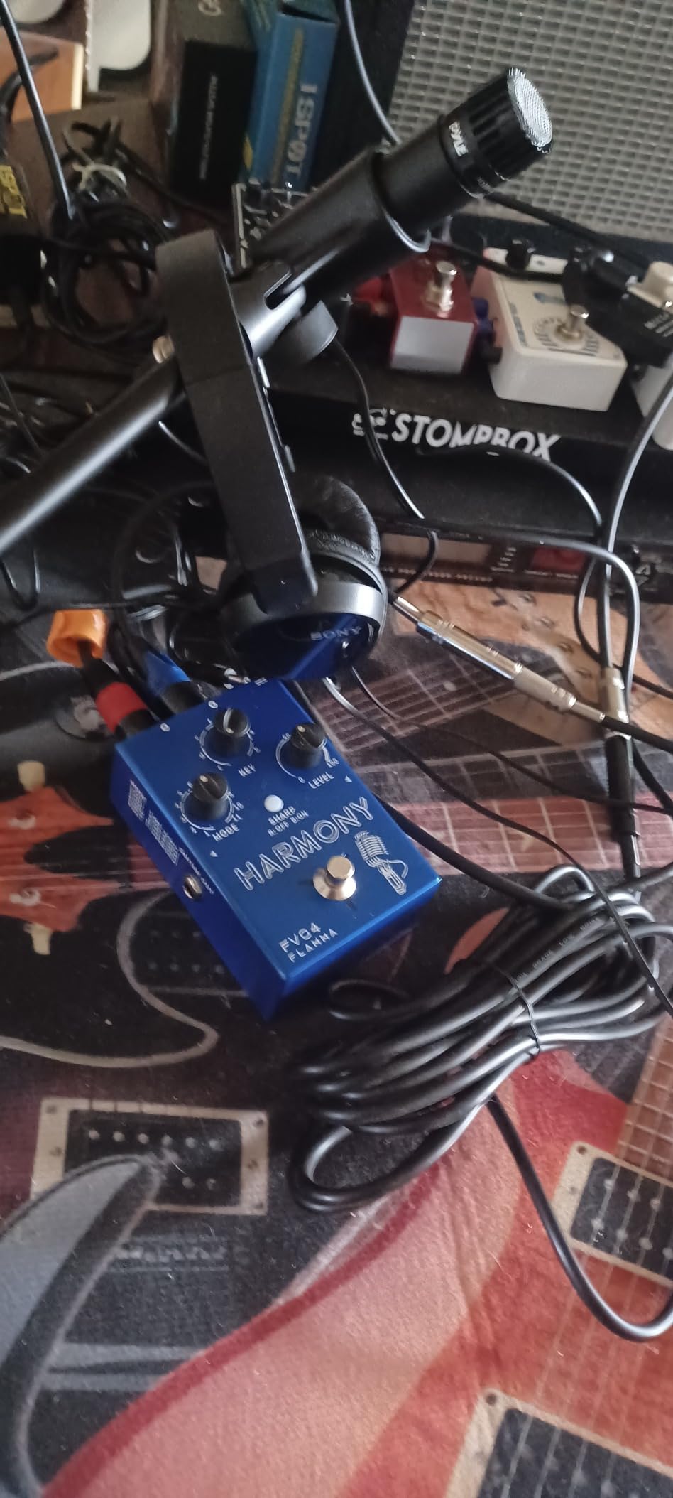 FLAMMA FV04 Vocal Harmony Pedal Vocal Effects Processor Stompbox Voice Mic Harmonizer with Reverb 12 Pitches with 11 Different Harmony Modes All-In-One for Singer and Guirist Singing Recording customer photo 2