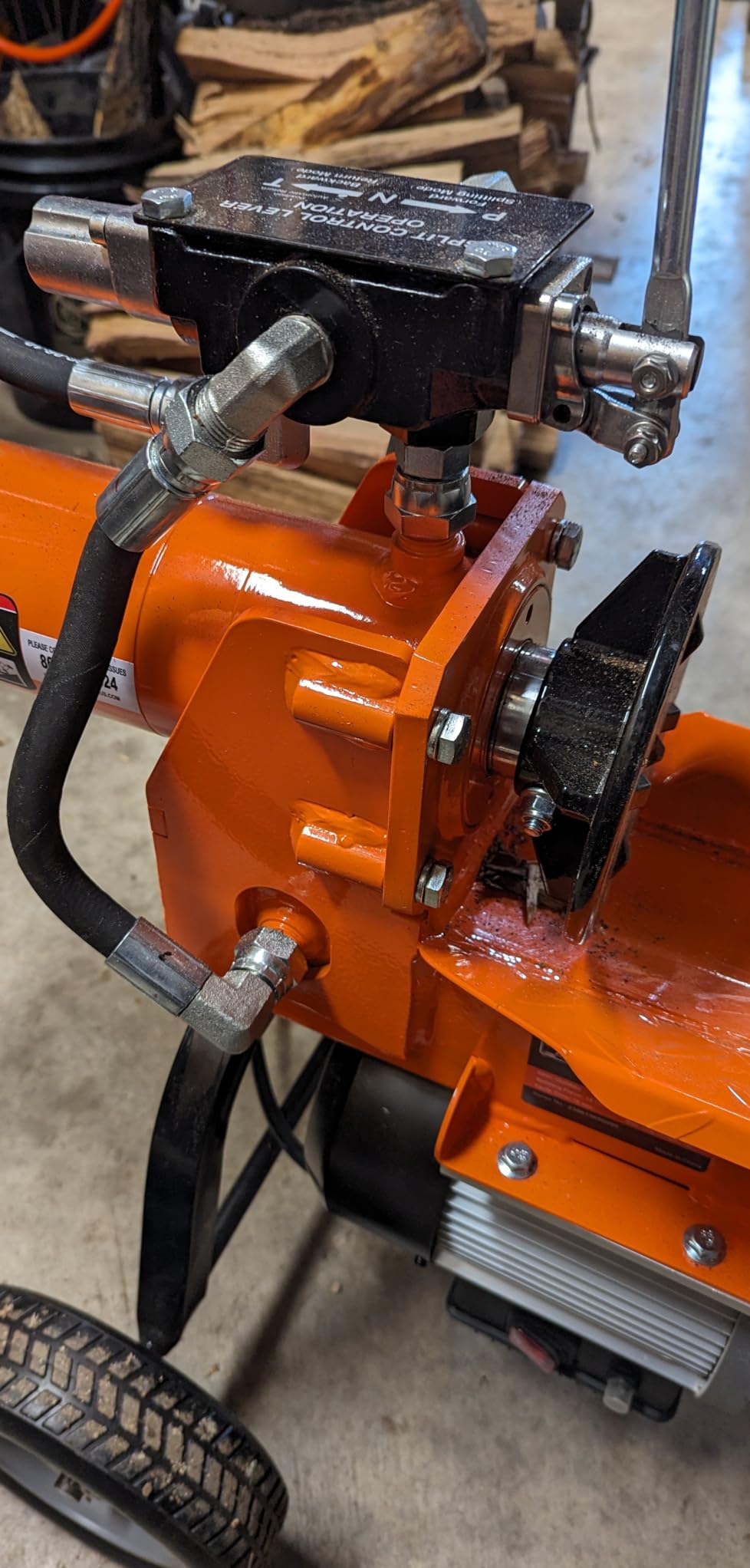 SuperHandy Log Splitter Portable Electric 14 Ton Rapid Auto Return Hydraulic Ram System Bucher Gear Pump 2.5eHP 15Amp Motor Horizontal Full Beam Steel Wedge Firewood Splitting customer photo 2