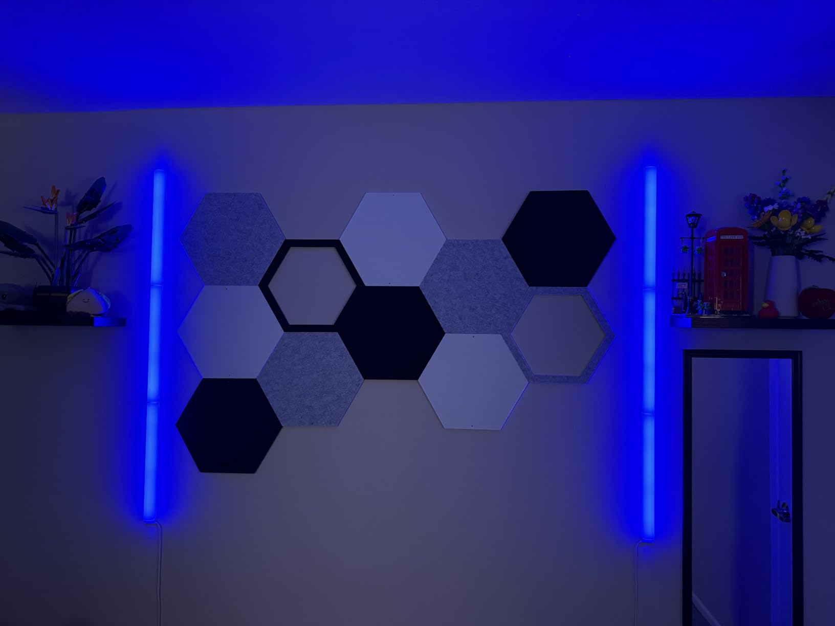 Govee Glide Wall Lights, Smart Gaming Light Bar, Works with SmartThings | RGBIC LED Wall Lamp for Bedroom, DIY, 6 Count Light Bar for Gaming Room(2 Panels Set and 3 Sections/Panel) customer photo 1