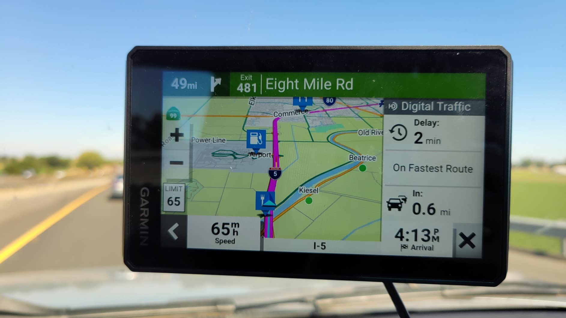 Garmin Tread Powersport Off-Road Navigator with Topographic Mapping, Private and Public Land Info, 5.5