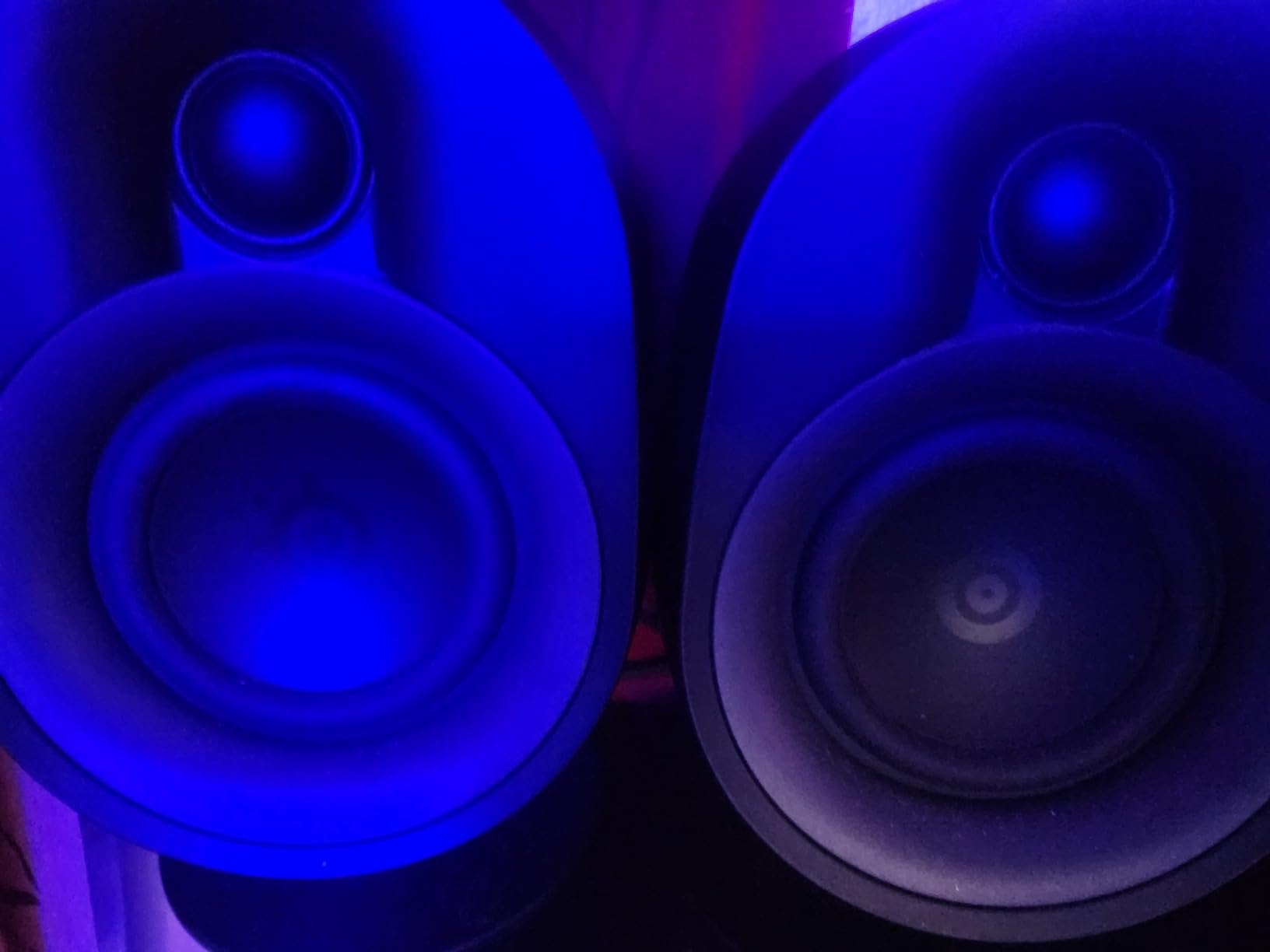 SteelSeries Arena 9 Illuminated 5.1 Desktop Gaming Speakers - 5.1 USB Surround Sound - Wireless Rear Speakers - 2-Way Speaker Design - Subwoofer - RGB Light, Bluetooth - PC, PlayStation, Mobile, Mac customer photo 2