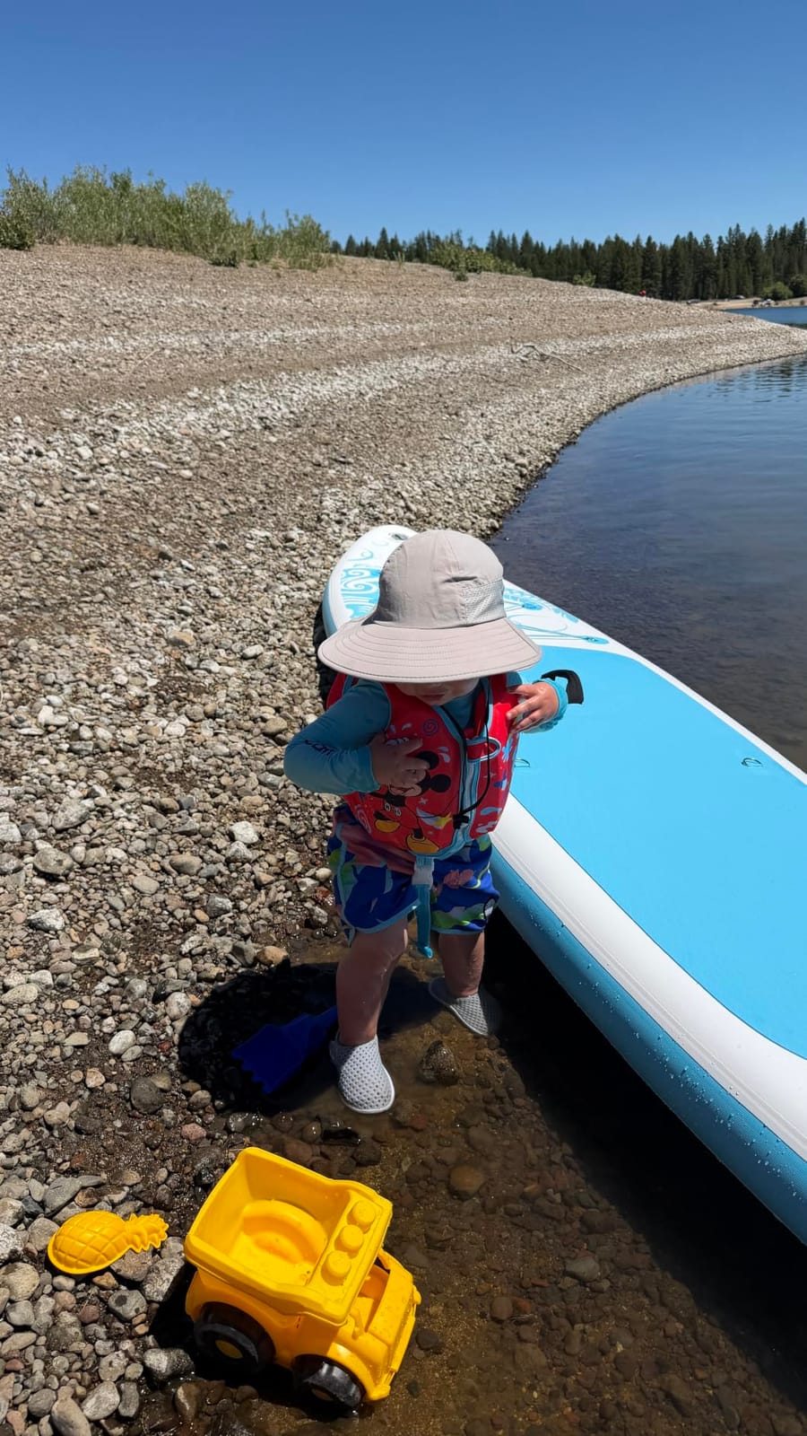 FEATH-R-LITE Inflatable Stand Up Paddle Board with Beginner SUP Accessories | 10'6''/11' Ultra-Light SUP, Anti-Slip EVA Deck, Versatile Yoga Inflatable Paddle Boards for Adults & Youth of All Skill Levels customer photo 1