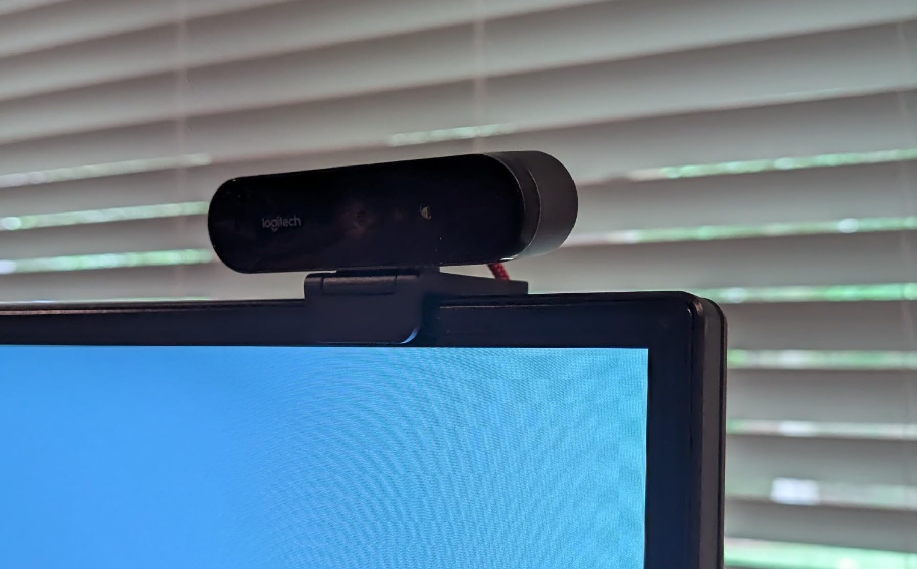Logitech Brio Ultra 4K HD Webcam for Streaming and Meetings - Black customer photo 2