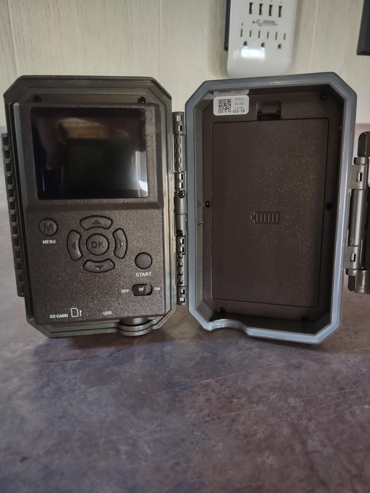 GardePro E5S Trail Camera, 64MP Photo & 1296P HD Video, 0.1s Trigger, 100ft No-Glow Night Vision customer photo 2