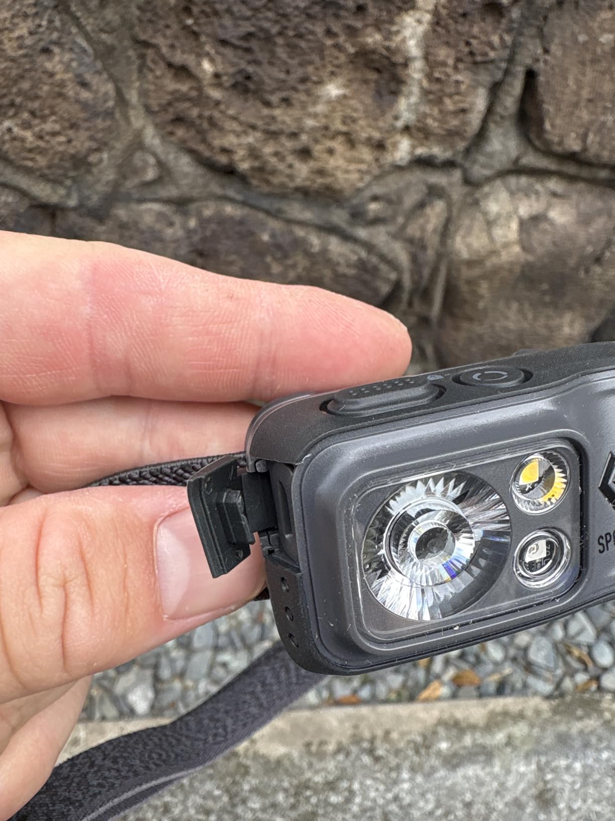 BLACK DIAMOND Spot 400-R Headlamp, Rechargeable, Dimmable, Bright, Graphite | 400 lumens, Red Night Vision, Brightness Memory, PowerTap, Battery Meter Tracks Runtime, Integrated Rechargeable Battery customer photo 1