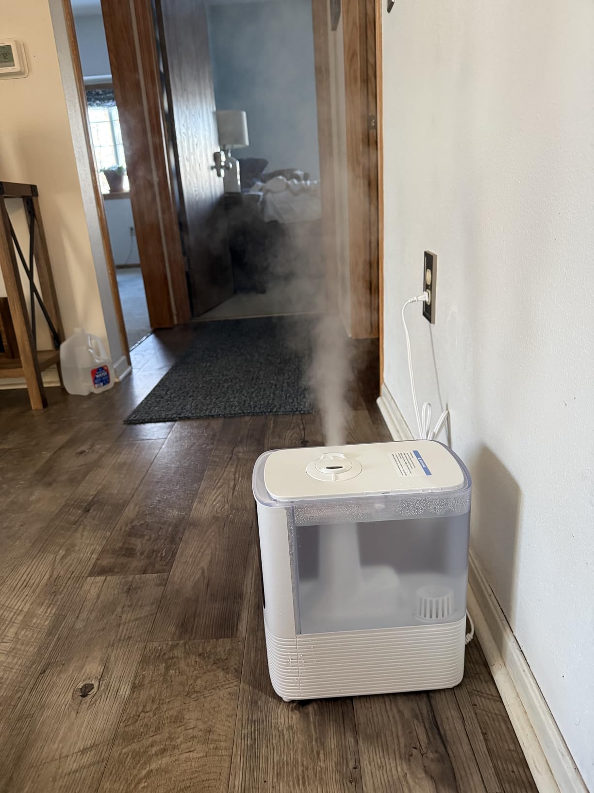 Levoit Humidifiers for Bedroom, Smart Warm and Cool Mist, Symptom Relief | OasisMist 4.5L Top-Fill Tank Runs 45H, Large Room, Auto Customized Humidity, 26dB Quiet, Essential Oil, Easy to Clean, White customer photo 2