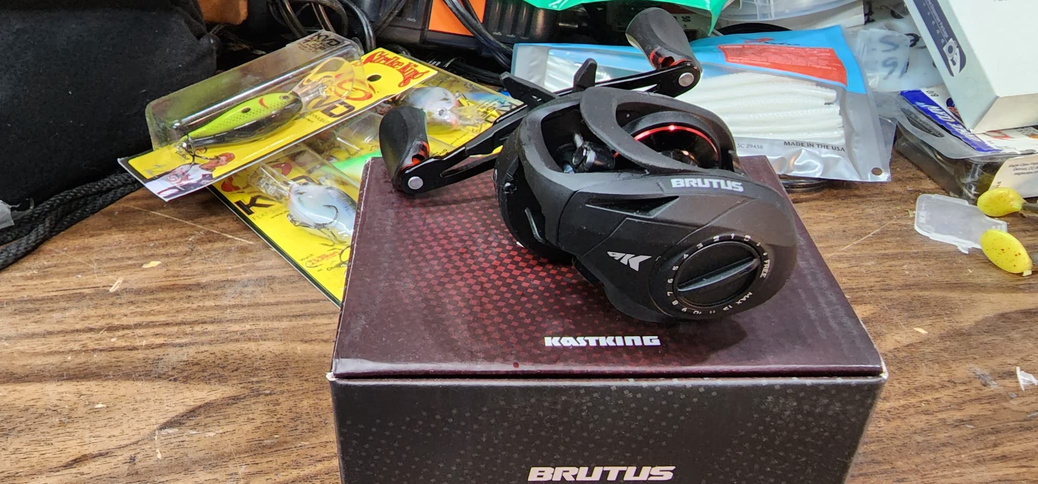 KastKing Brutus Baitcasting Fishing Reels, 7.2:1 Gear Ratio | Max Drag: 17.6 lb, 5+1 BB, 7.7 oz, Lightweight Graphite Frame, 10-Button Magnetic Brake, Aluminum Handle customer photo 2