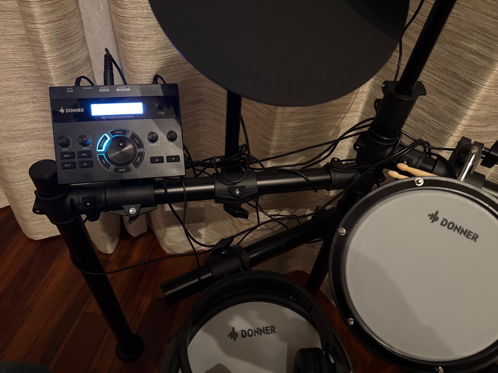 Donner DED-200X Electronic Drum Set, Electric Drum Kit with Quiet Mesh Drum Pads, 2 Cymbals w/Choke, 31 Kits and 450+ Sounds, Throne, Headphones, Sticks, USB MIDI, Melodics Lessons (5 Pads, 4 Cymbals) customer photo 2