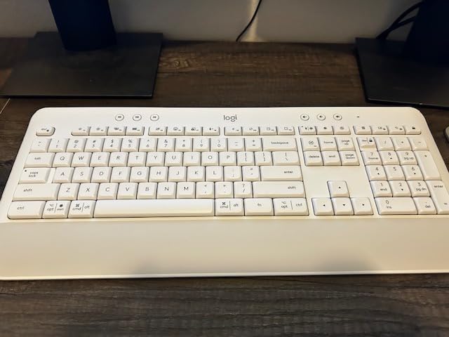 Logitech Signature K650 Comfort Full-Size Wireless Keyboard - Graphite customer photo 1