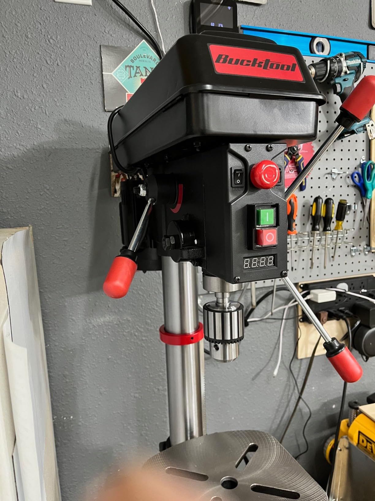 BUCKTOOL 12-Inch Benchtop Drill Press, 580-3200 RPM, 6.2A 3/4 HP Motor, 2-Inch Spindle Travel, 1/32-5/8-Inch Keyed Chuck, 360°/45° Drill Press Table, Class IIIA 2.5mW Laser and Work Light customer photo 1