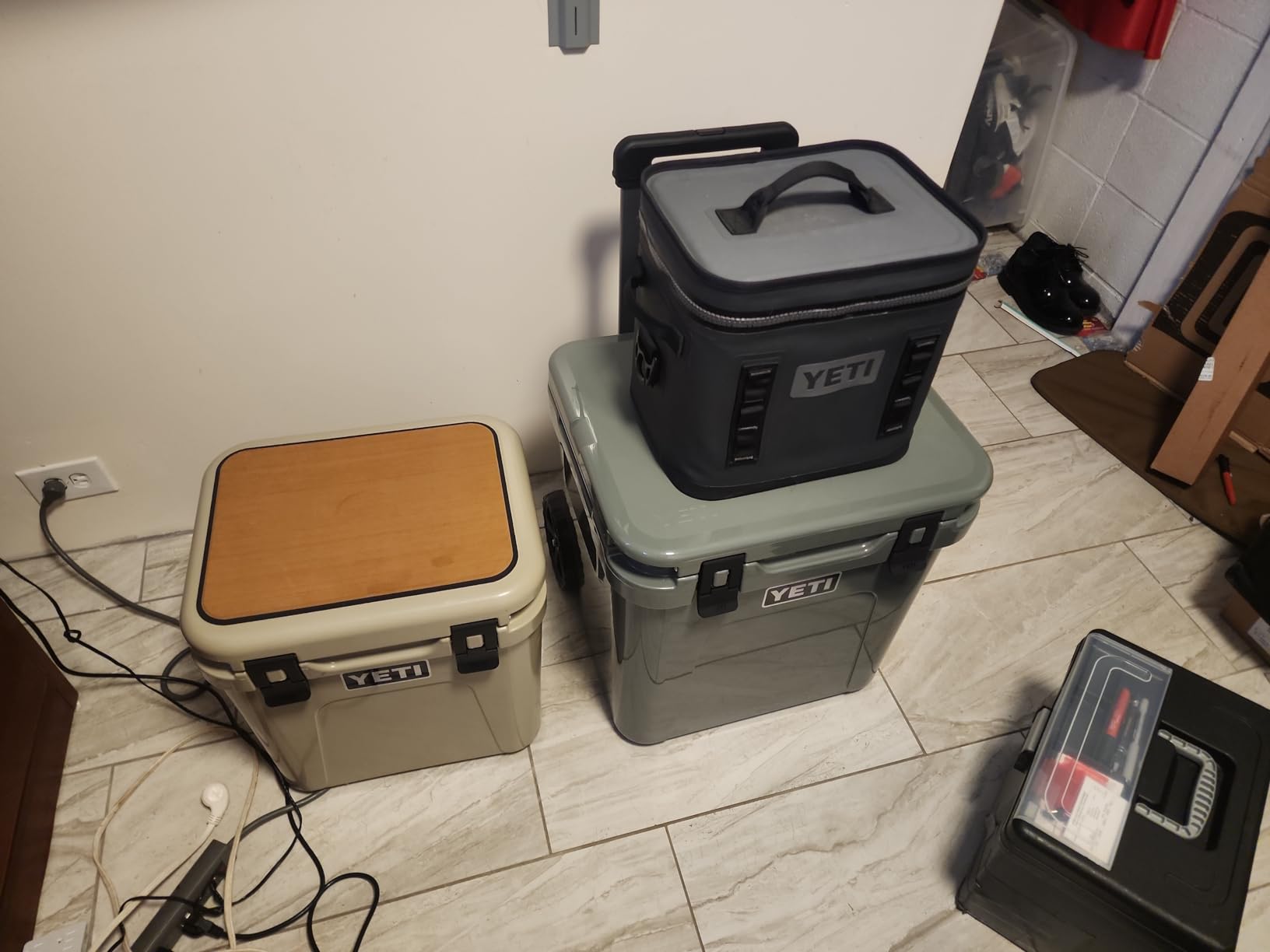 YETI Roadie 48 Wheeled Cooler with Retractable Periscope Handle customer photo 2