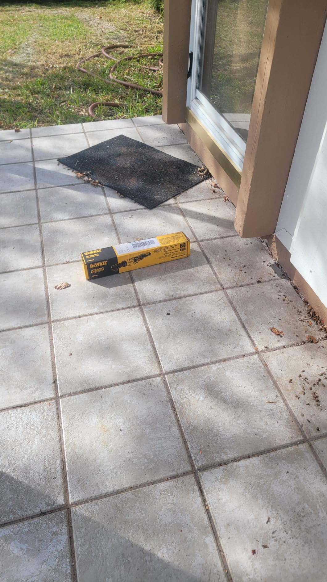 DEWALT ATOMIC 20V MAX* Cordless Ratchet, Brushless, 3/8 in., Tool Only (DCF513B) customer photo 1