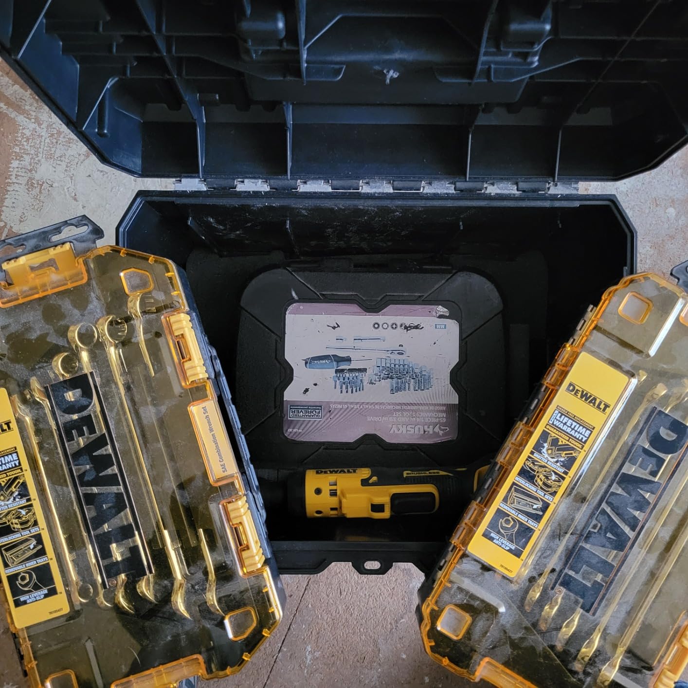 DEWALT ATOMIC 20V MAX* Cordless Ratchet, Brushless, 3/8 in., Tool Only (DCF513B) customer photo 2