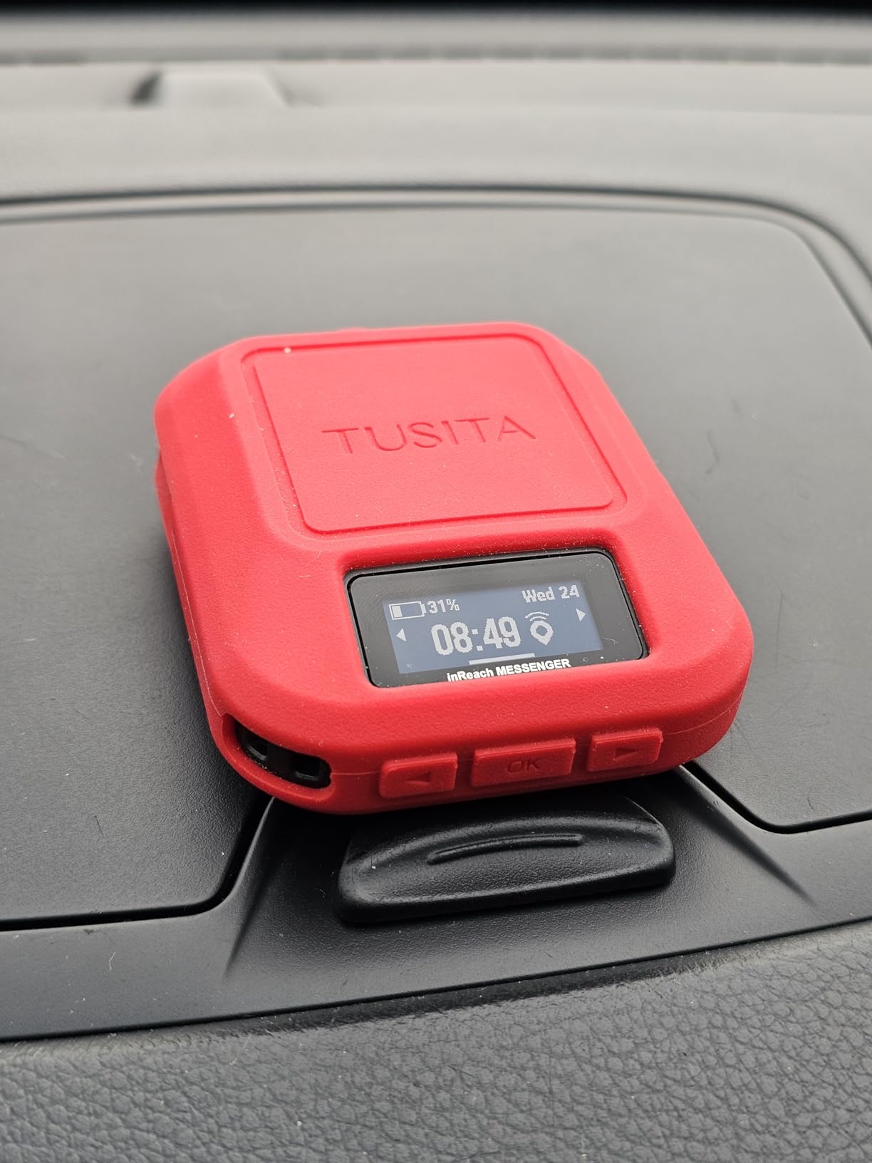 Garmin inReach Messenger Satellite Communicator, Global Two-Way Messaging customer photo 2