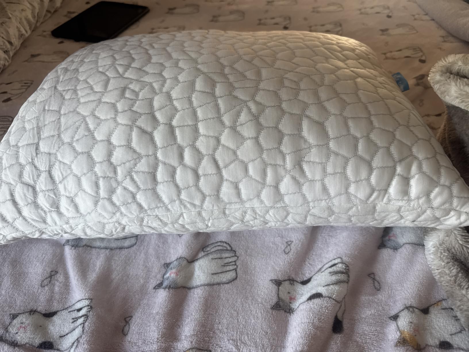 QUTOOL Cooling Pillow for Sleeping, CertiPUR-US Shredded Memory Foam Standard Pillow Set of 1, Cool Pillow for Hot Sleepers Adjustable Firm Pillow for Side, Back, Stomach Sleepers Soft Yet Support, White customer photo 1