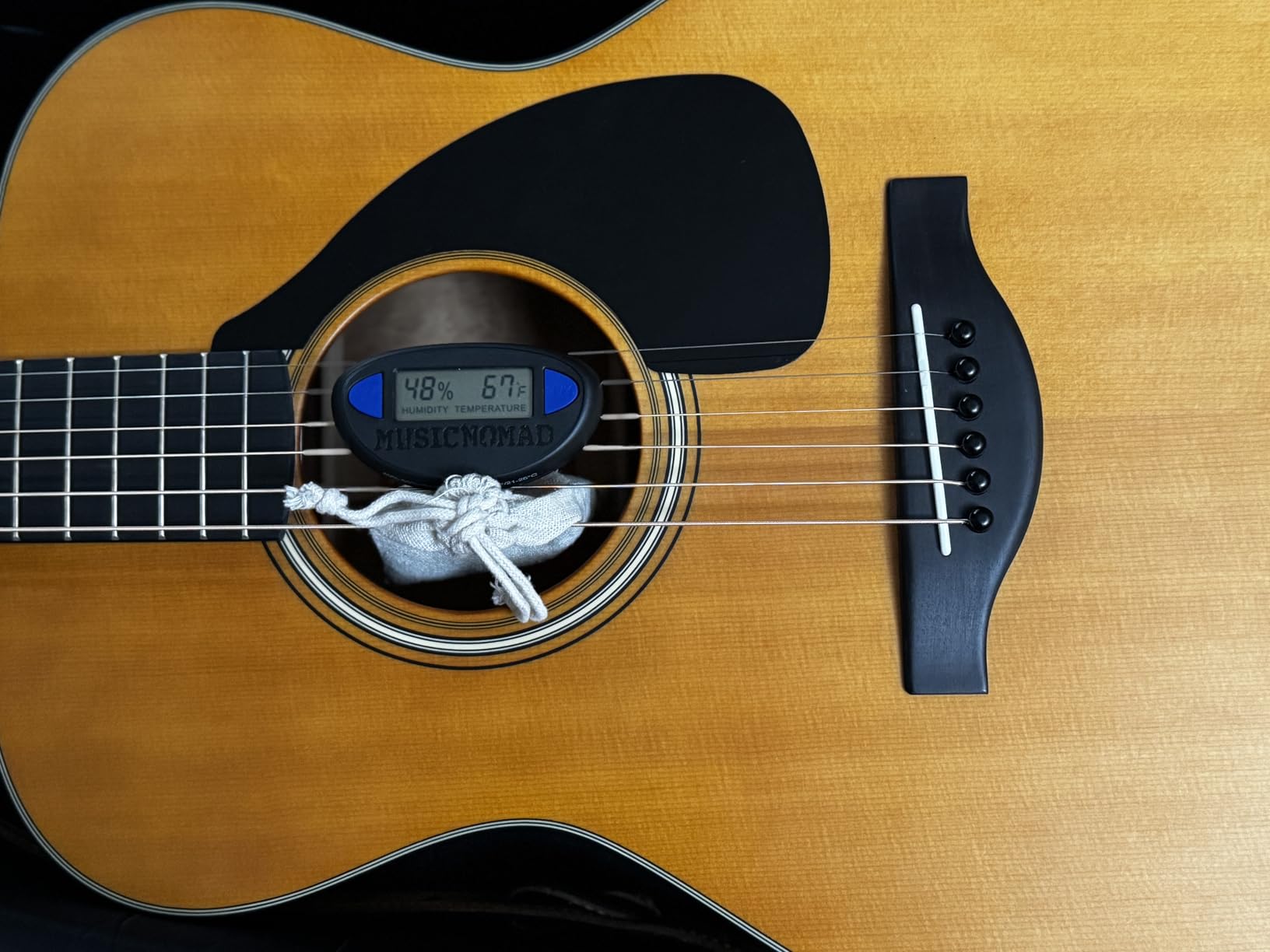 MusicNomad (MN311) The Humitar ONE-Acoustic Guitar Humidifier & Hygrometer customer photo 2