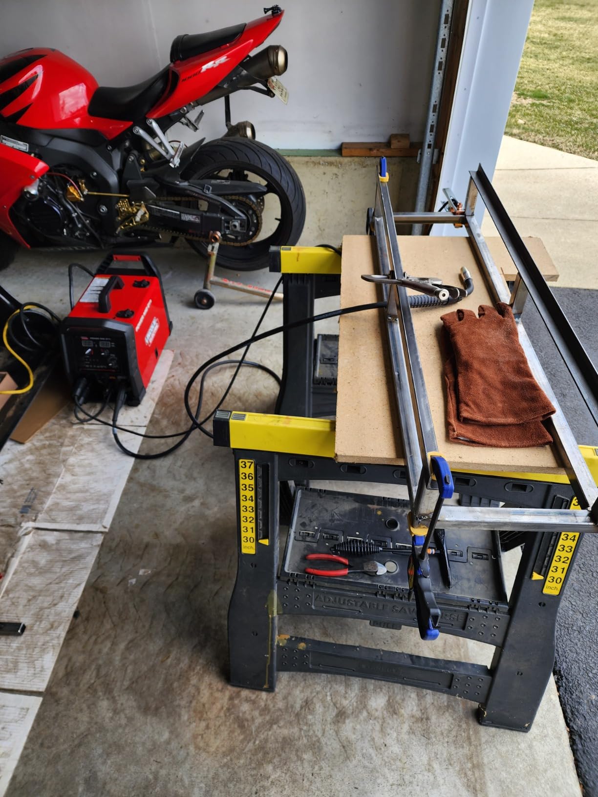 Lincoln Electric Power MIG 211i MIG Welder - Dual-Voltage 120/230 V, 20-211 A Output customer photo 1