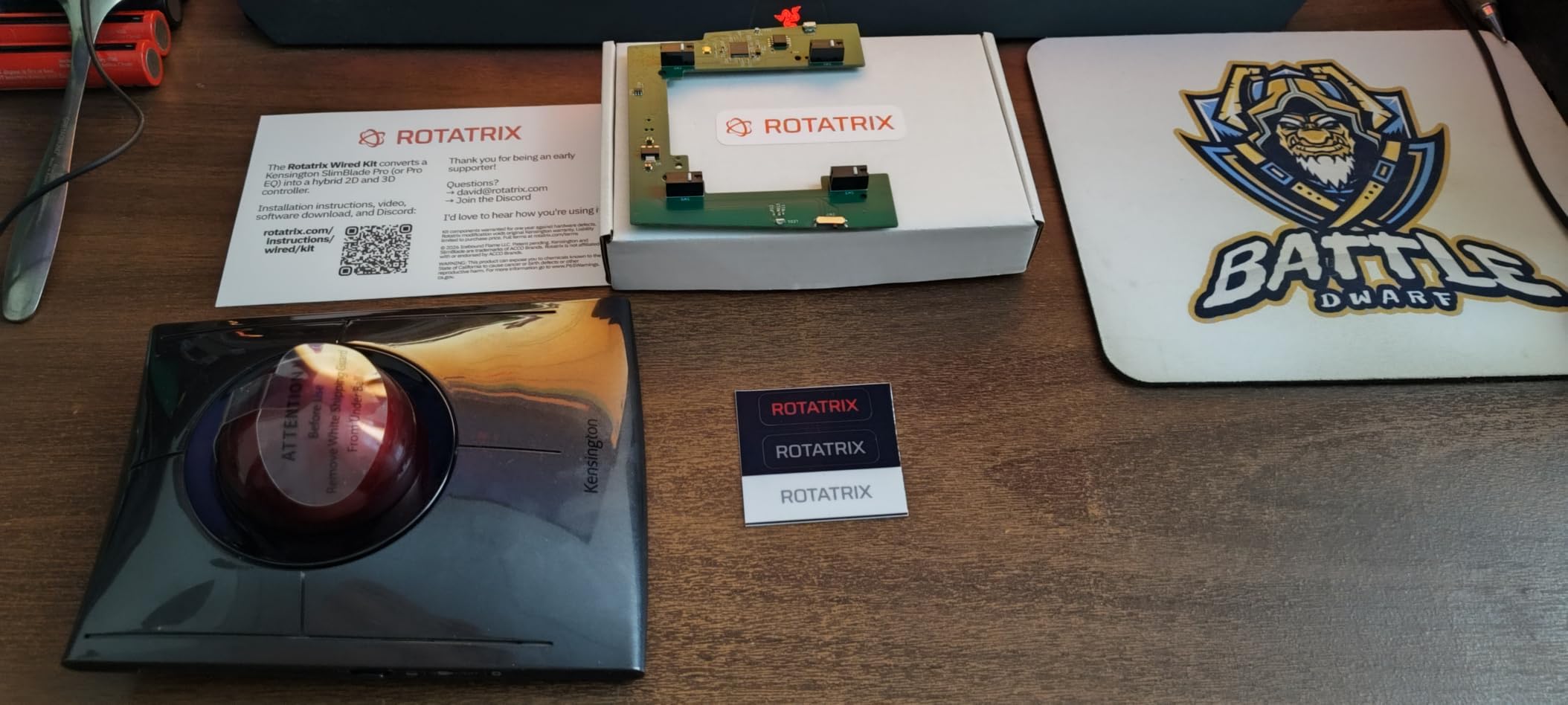 Kensington SlimBlade™ Pro Wireless Trackball, Rechargeable Battery, Bluetooth 2.4GHz Connection Options (K72080WW) customer photo 1