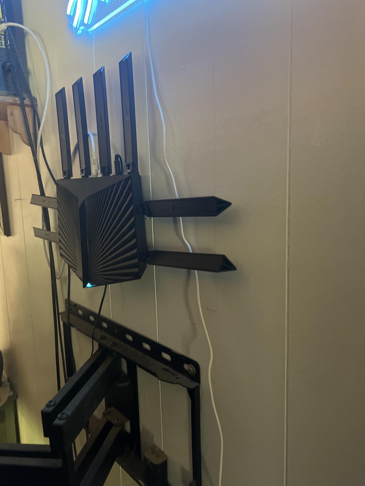 TP-Link AX6000 Wi-Fi 6 Dual Band Router (Archer AX80) | 2.5 Gbps WAN/LAN Port, 8K Streaming, Wireless Internet Router, OneMesh and AP Mode, Long Range Coverage, WPA3, Beamforming customer photo 1
