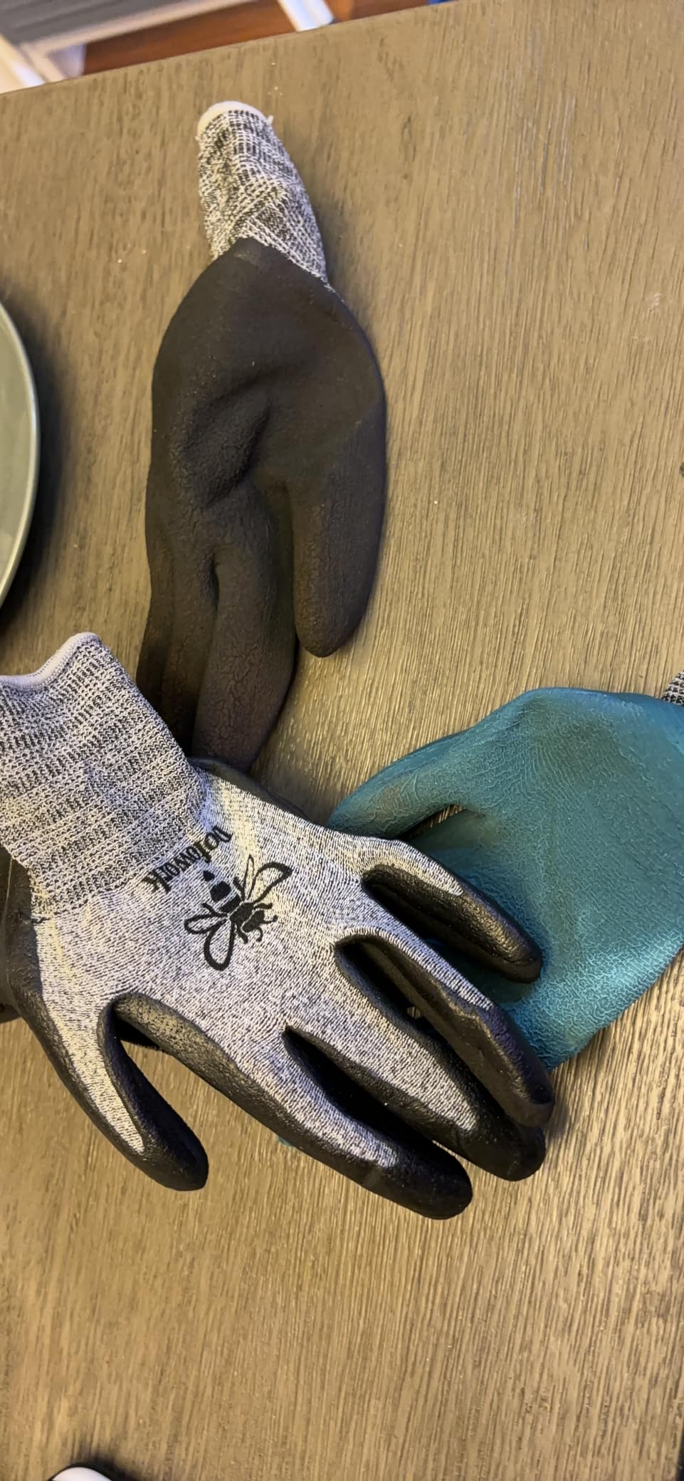 Amazon's Choice Gardening Gloves for Women Men, Nitrile Coated Breathable Work Gloves, Touchscreen, Flexible & Comfortable Fit, 6 Pack customer photo 2