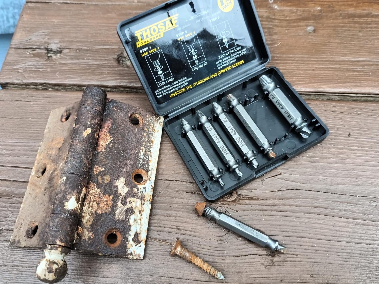 Damaged Screw Extractor Set - Stripped Screws Bolt Drill Bit Tools for Easy Removal of Rusty Broken Screw customer photo 2