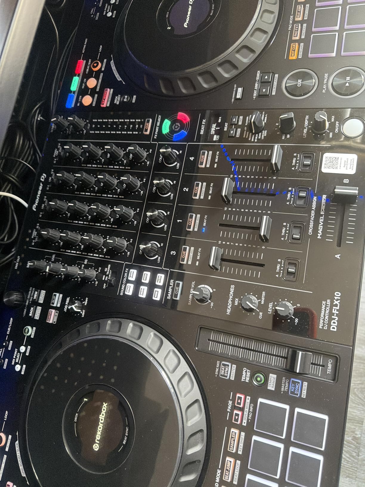 Pioneer DJ DDJ-FLX10 4-Channel DJ Controller, Track Separation, Black customer photo 1