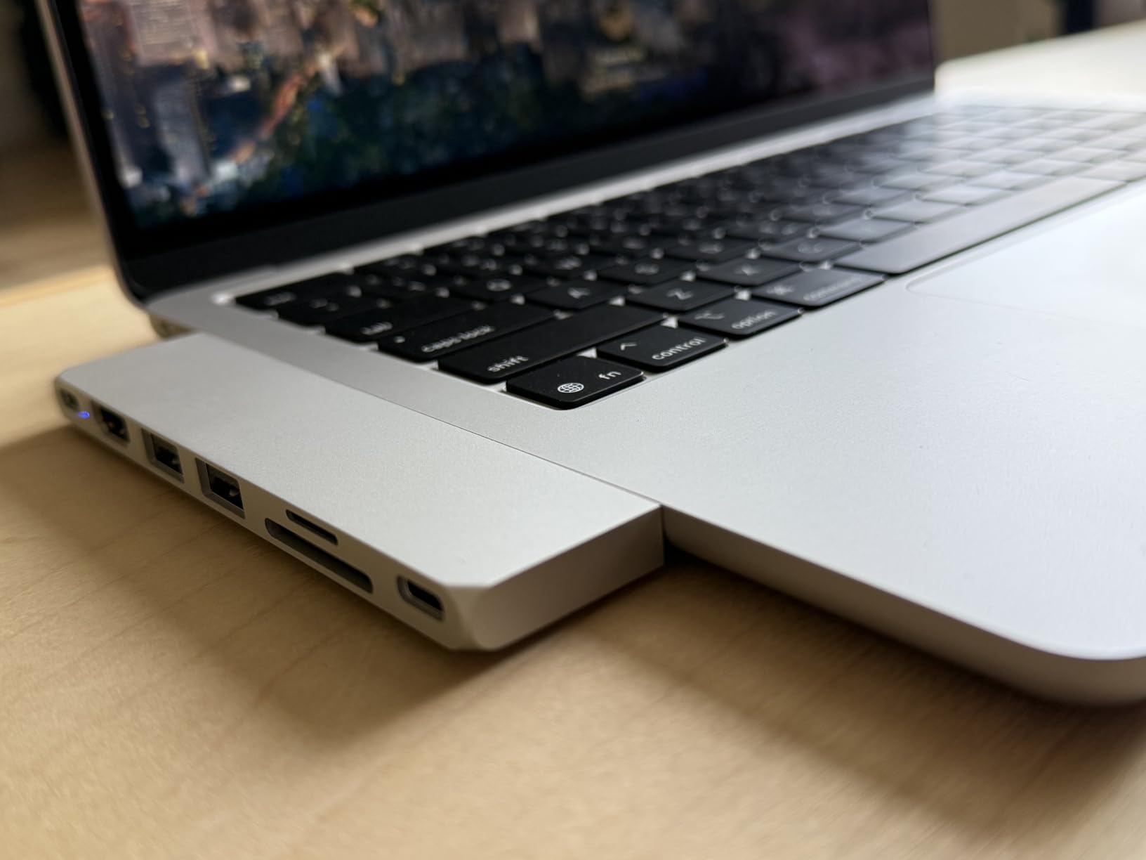 Satechi 7 in 1 USB C Hub Multiport Adapter Pro Slim, USB C Dongle, 100W Charging, 4K HDMI, USB 4, USB 3.2 Gen 2, SD/Micro Card Reader for Mac, MacBook Air/Pro - Midnight customer photo 2