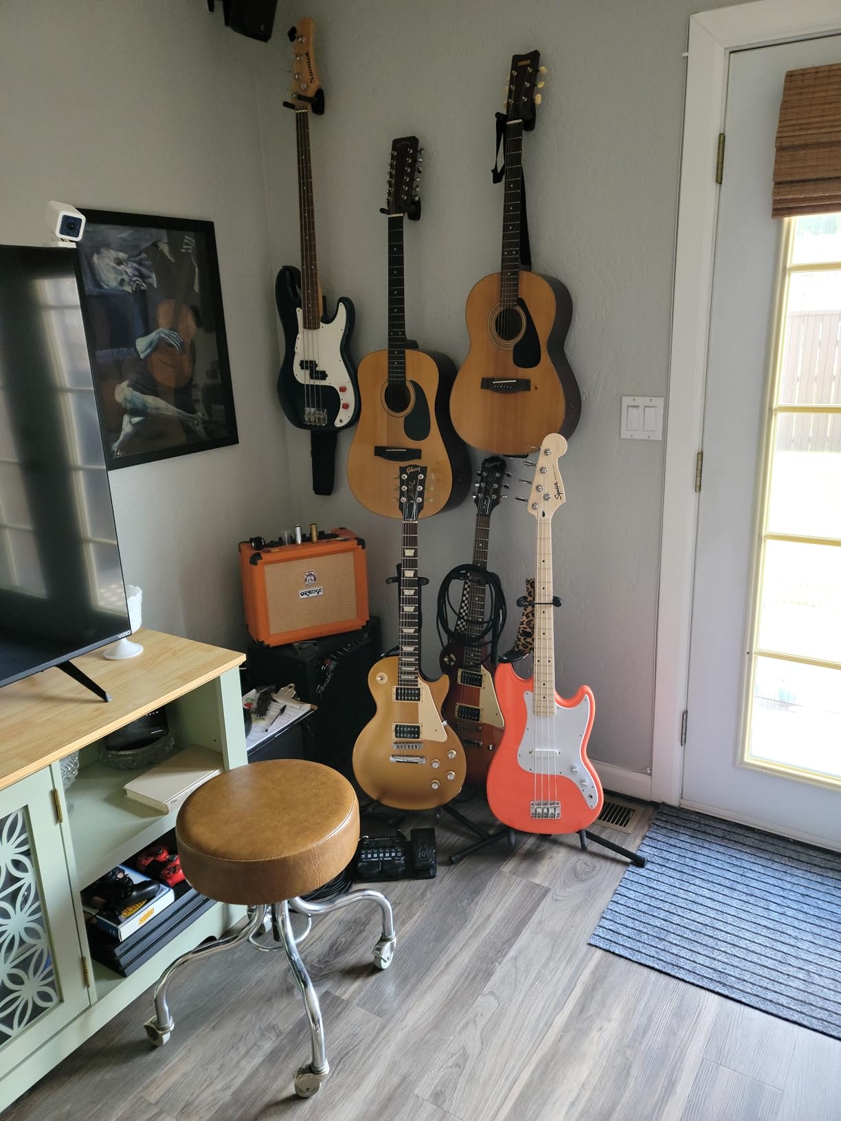 Squier Sonic Bronco Bass, Arctic White, Maple Fingerboard customer photo 1