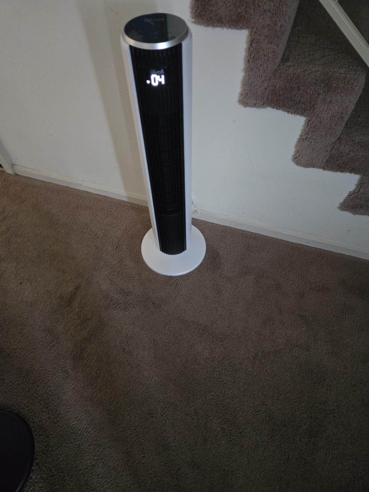 Levoit Tower Fan for Bedroom, 28ft/s Fans that Blow Cold Air, 28dB Quiet | Standing Floor Fan for Room, 90° Oscillating, 5 Speeds 4 Modes & Temp Sensor, Bladeless, 12H Timer, Remoter, 36 inch, White customer photo 1