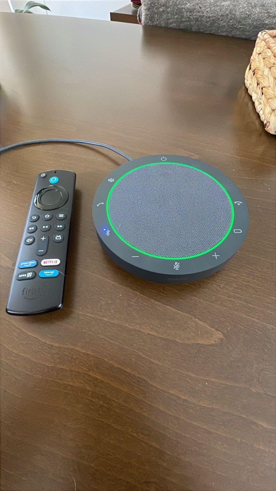 Jabra Speak2 55 Wireless Bluetooth Speakerphone - Portable Speaker with 4 Noise-Cancelling Mics, 50mm Full-Range Speakers & Wideband Audio - Certified Microsoft Teams Speaker - Dark Grey customer photo 1