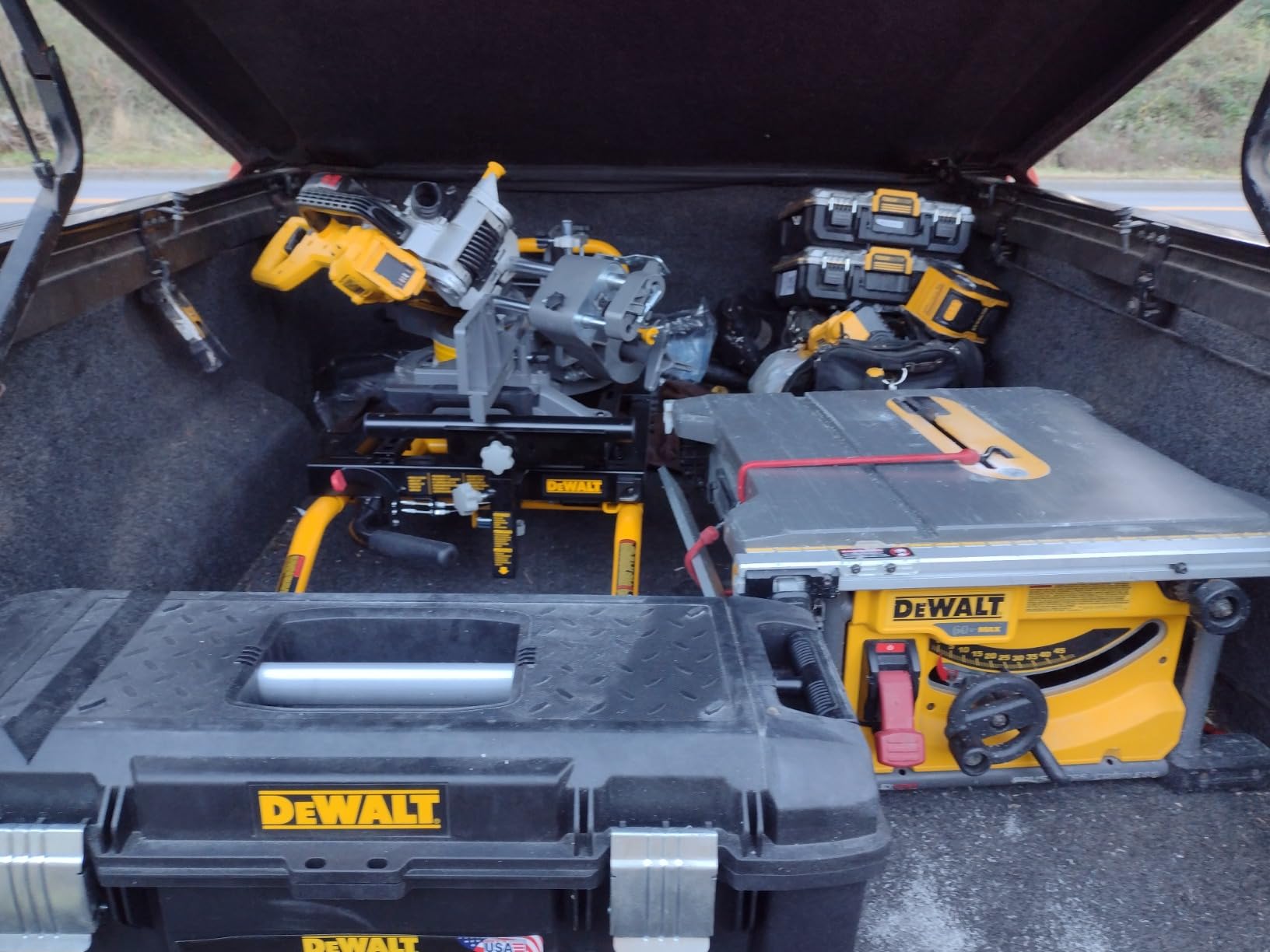 DEWALT Tool Bag, Electrician Tote, Tool Storage and Organization, Durable and Water Resistant, 11 Inch (DWST560105) customer photo 1