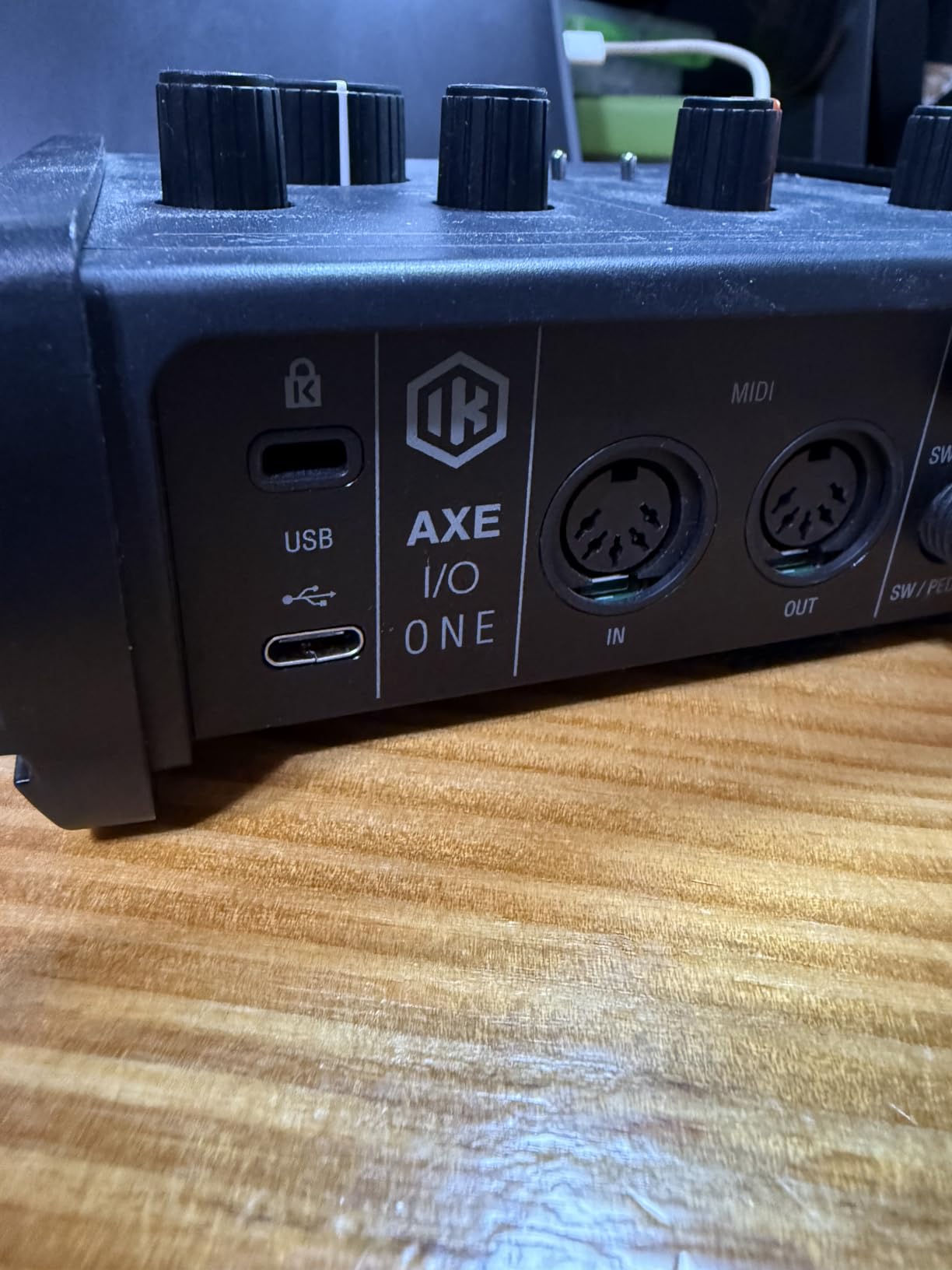IK Multimedia AXE I/O One - Professional USB Audio Interface with Z-TONE advanced guitar tone shaping, AmpliTube and TONEX software included, high-resolution recording studio equipment customer photo 1
