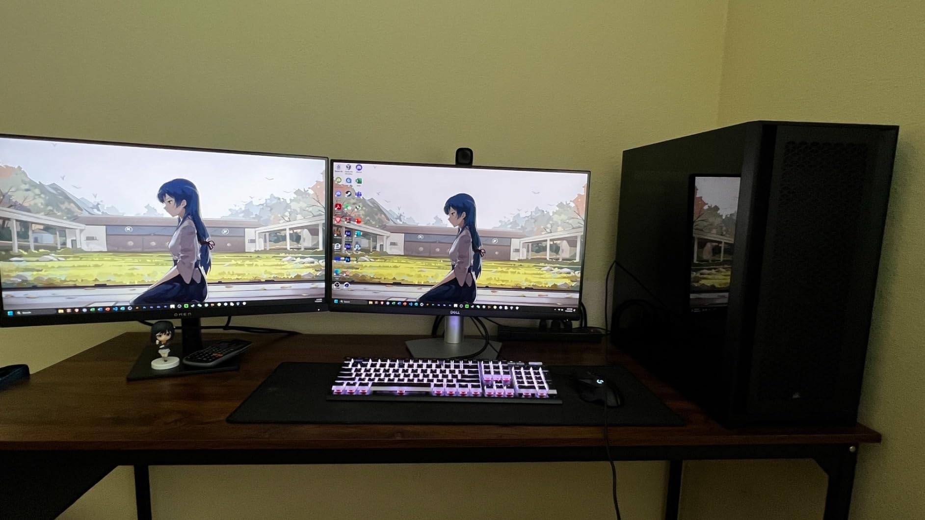 HP OMEN 27q QHD 165Hz Gaming Monitor, QHD Display (2560 x 1440), IPS Panel, 99% sRGB, 95% DCI-P3, AMD FreeSync Premium customer photo 2