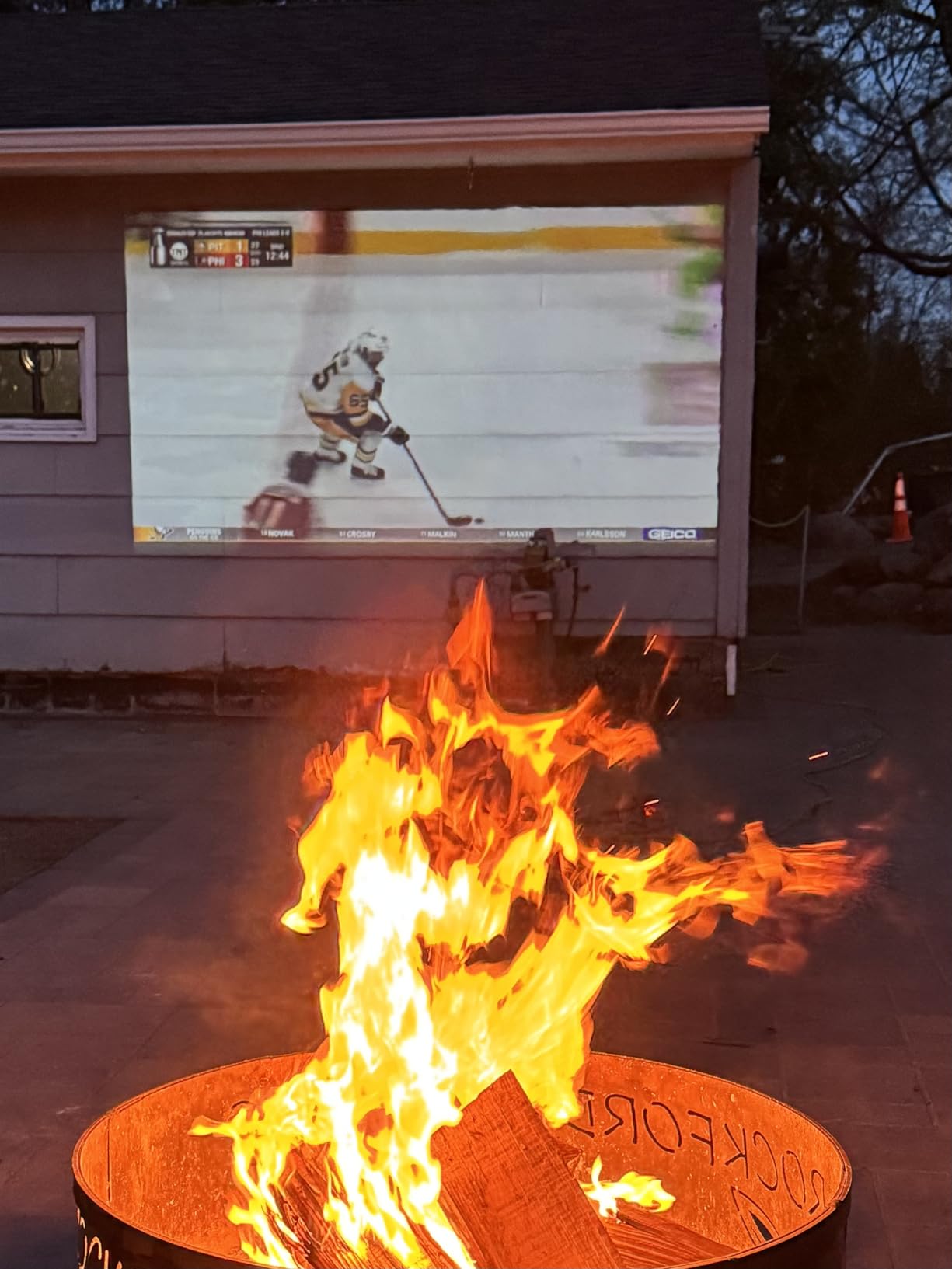 NEBULA Mars 3 Outdoor Portable Projector - 1000 ANSI Lumens, 5H Battery, AI-Powered Image, 200 Inch Home Theater, Android TV, for Backyard and Camping customer photo 1