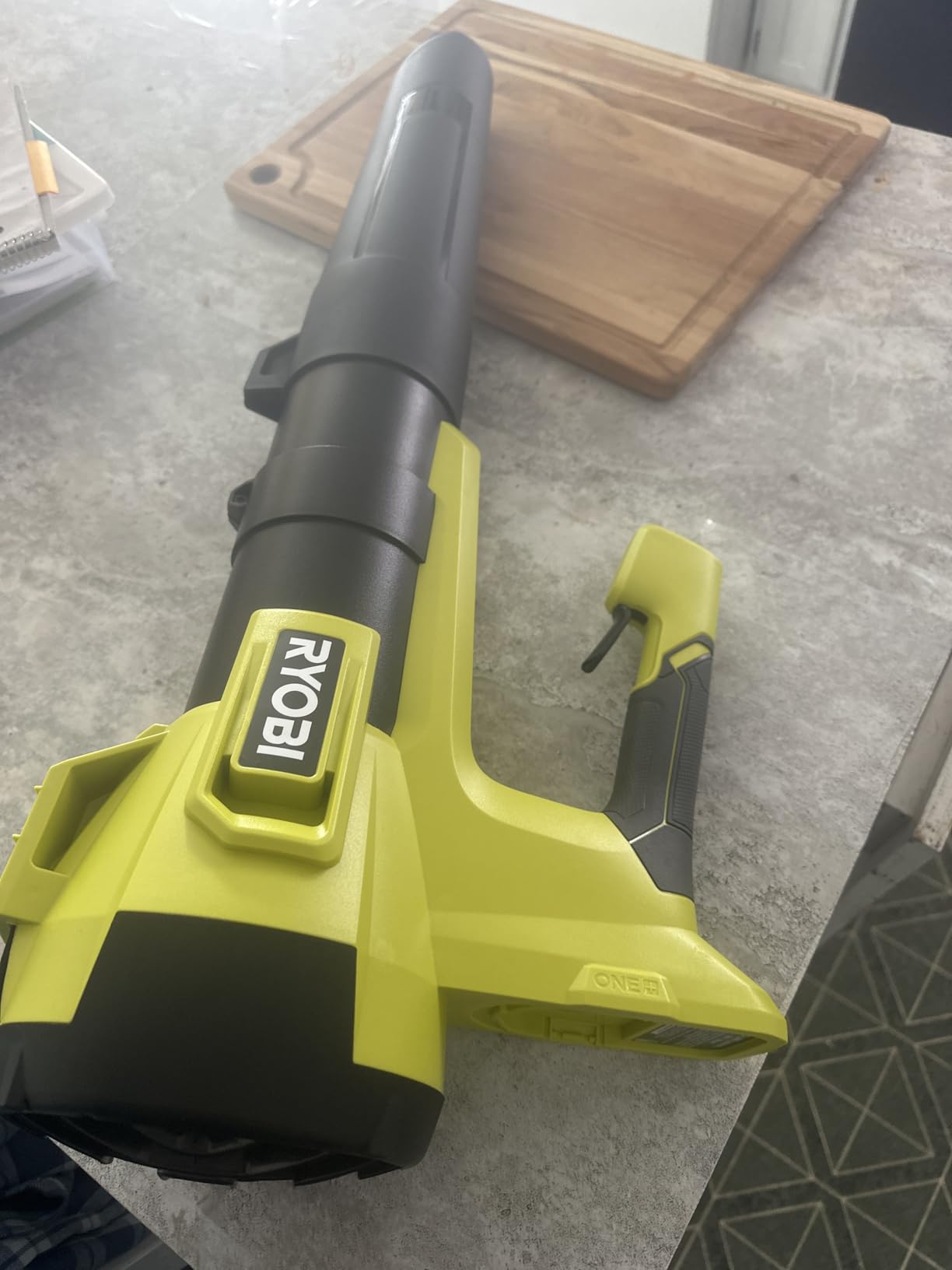 Ryobi ONE+ 18V 100 MPH 325 CFM Cordless Battery Leaf Blower with 4.0 Ah Battery and Charger customer photo 1