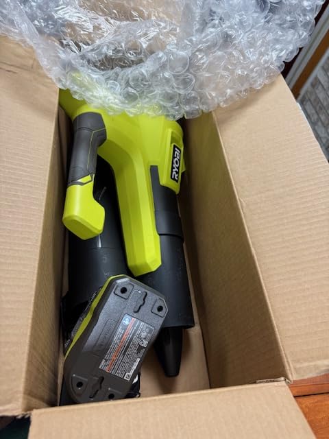 Ryobi ONE+ 18V 100 MPH 325 CFM Cordless Battery Leaf Blower with 4.0 Ah Battery and Charger customer photo 2