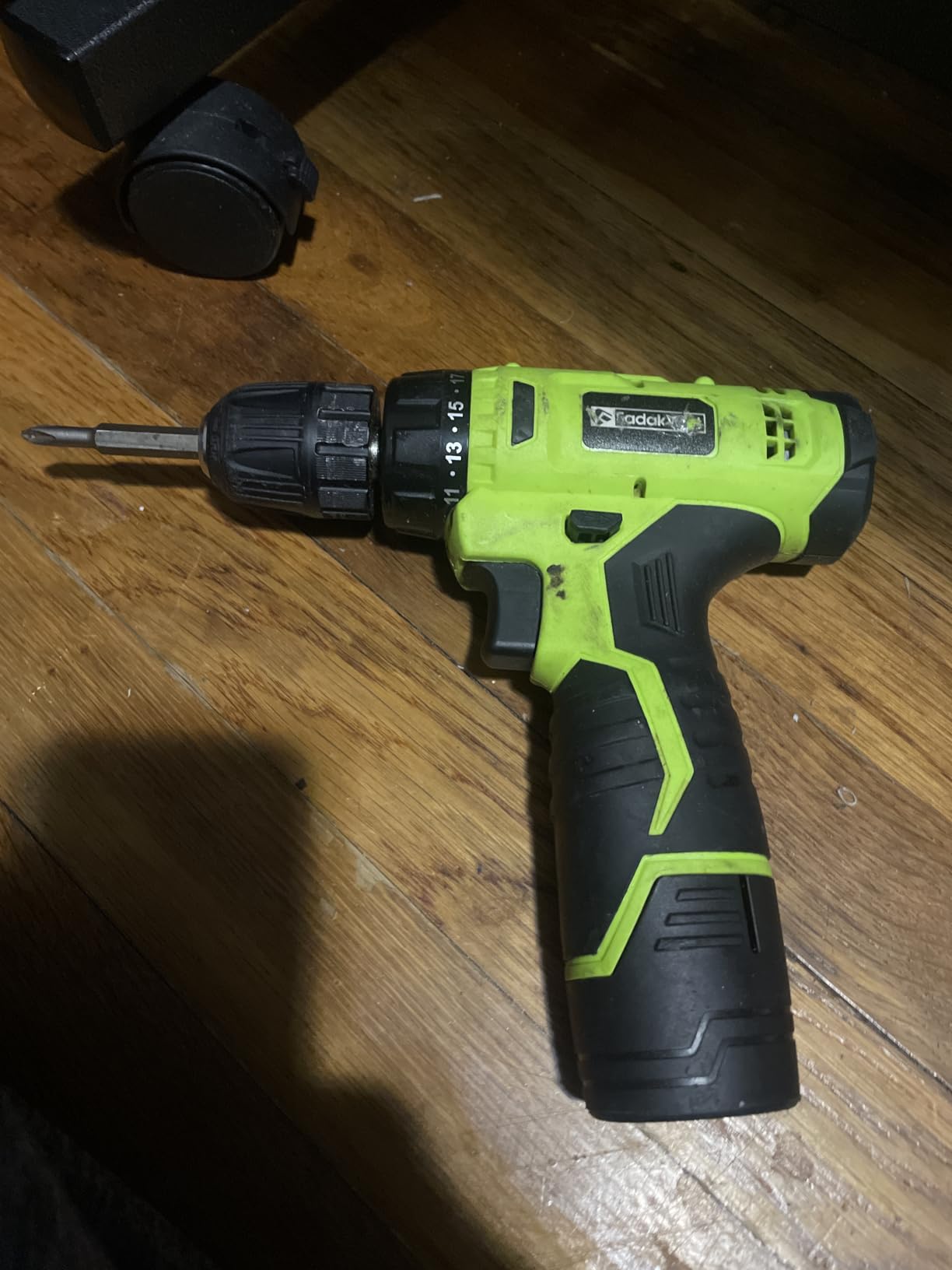 FADAKWALT Cordless Drill Set, 12V Power Drill Set with Battery and Charger, Electric Driver/Drill Bits, 3/8'' Keyless Chuck, 21+1 Torque Setting, 180 inch-lbs, with LED Electric Drill Set (Green) customer photo 2