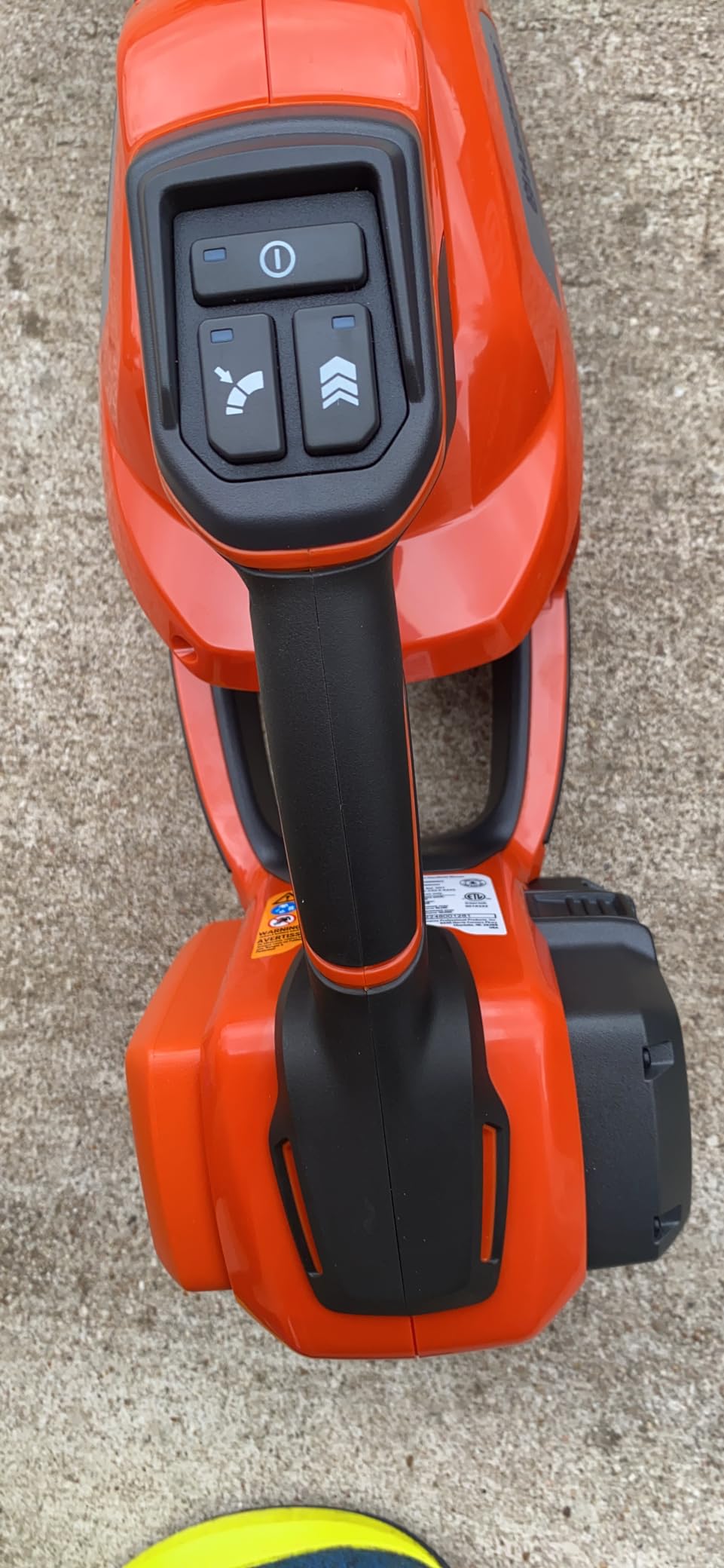 Husqvarna Leaf Blaster 350iB Battery Powered Cordless Leaf Blower, 200-MPH 800-CFM, Brushless Motor and Quiet Operation, 40V Lithium-Ion 7.5 Ah Battery and Charger Included, Gifts for Men, 970569904 customer photo 2