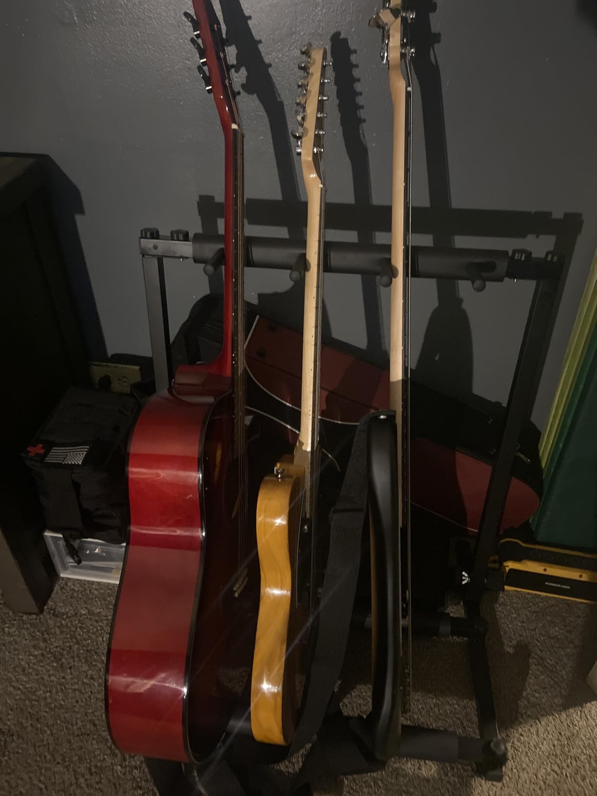 AODSK 5 Multi Guitar Stand Rack with Folding Design, Multiple Guitars Stand, Portable Black Guitar Holder, Black Guitar Display Holder for Guitar & Bass, Studio & Home (Square-5 Holder) customer photo 1