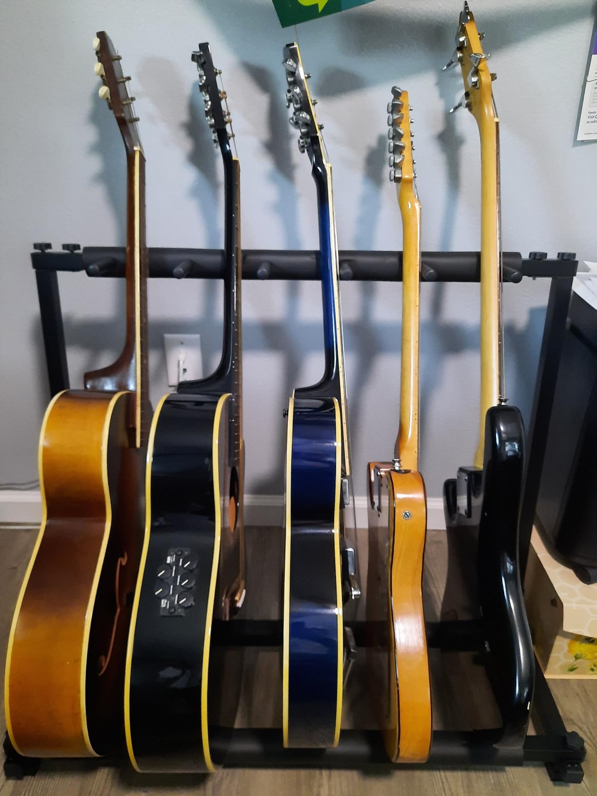 AODSK 5 Multi Guitar Stand Rack with Folding Design, Multiple Guitars Stand, Portable Black Guitar Holder, Black Guitar Display Holder for Guitar & Bass, Studio & Home (Square-5 Holder) customer photo 2