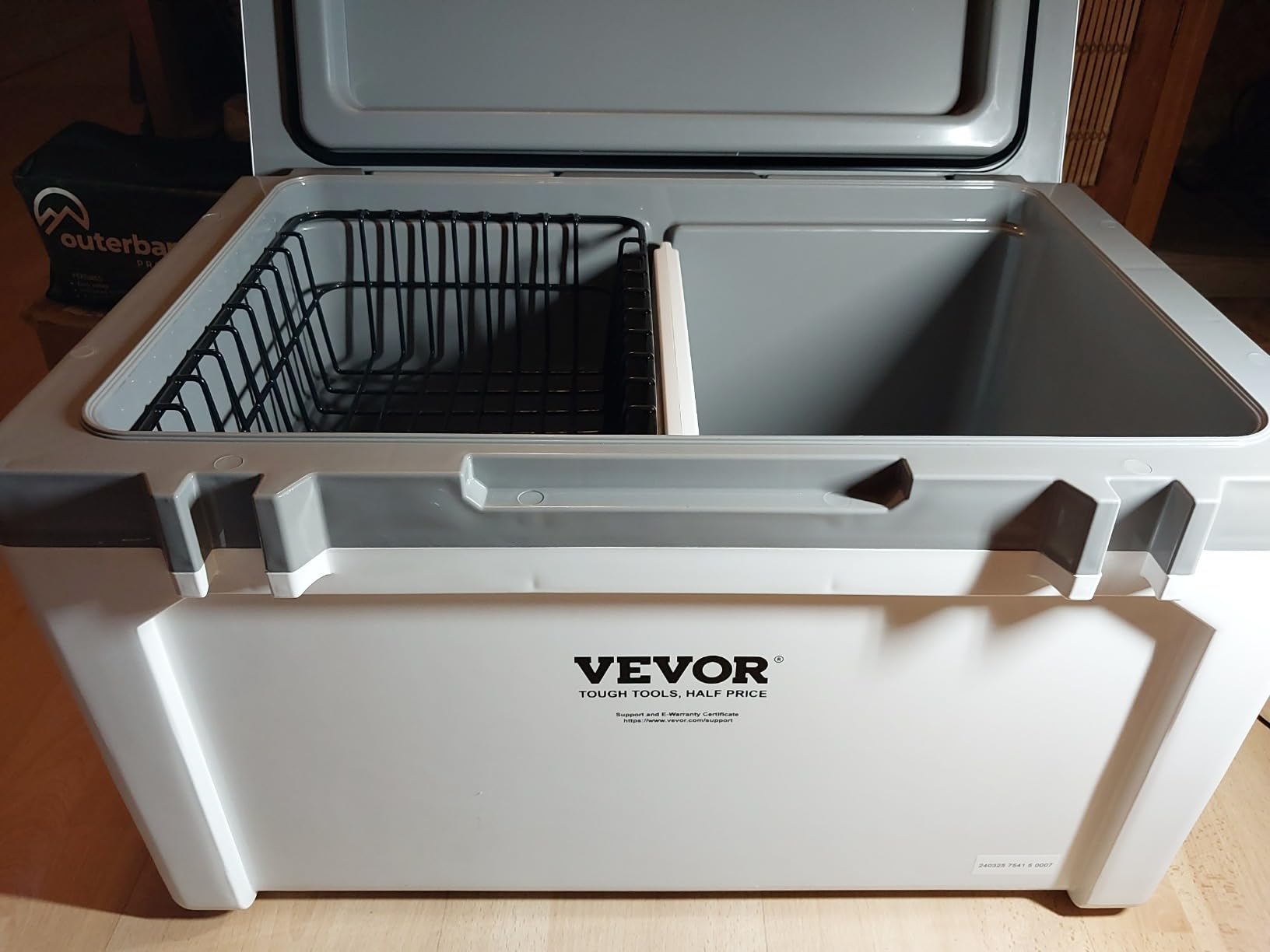 VEVOR Portable Cooler, Hard Cooler with Ice Retention, Heavy-Duty Handles and Strap, Lightweight Rigid Material Insulated Portable Cooler, Suitable for Family Picnics and Short Trips customer photo 2