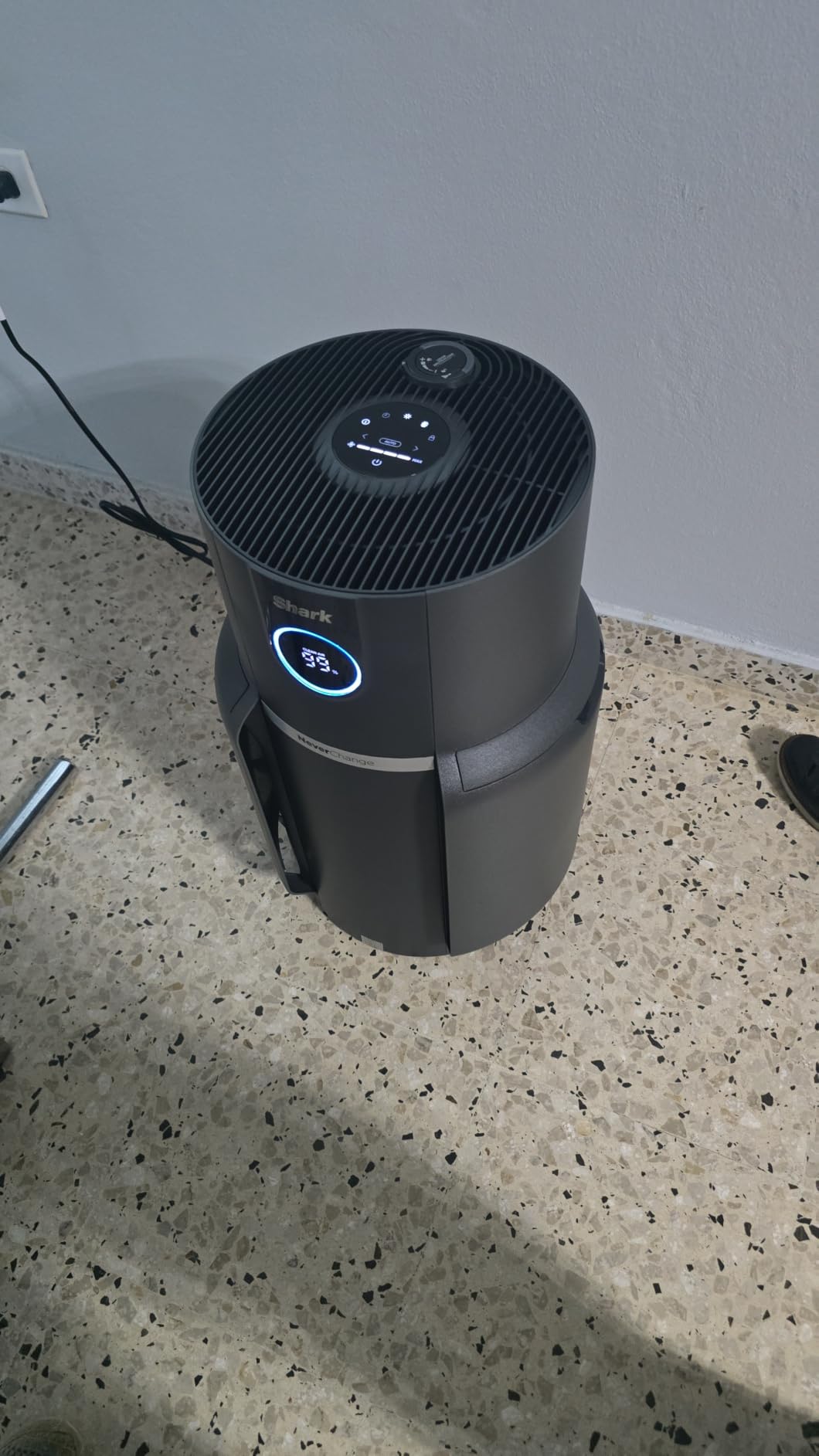 Shark NeverChange Air Purifier Max with Odor Neutralizer, HP302, Dove | 1,300 Sq. Ft. for Large Room, Kitchen, Office, HEPA-Exceeding Filter, Captures Pollutants, Pet Dander, Dust, Odor, and More customer photo 1