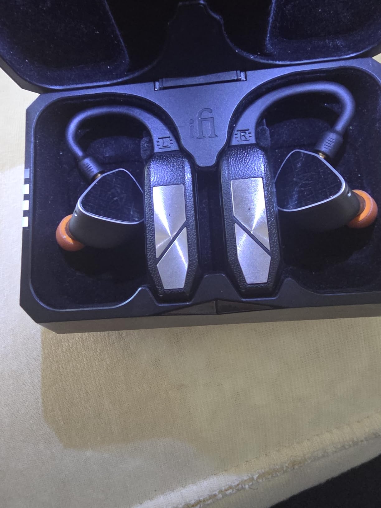 iFi - GO Pod - HD Bluetooth DAC & Headphone Amp for IEMs. Hi-Res 96kHz/24bit LDAC - Unrivalled TWS Sound - Interchangeable IEM Connectors. Case with 35H Playtime. Qi Wireless & USB-C Fast Charging. customer photo 2