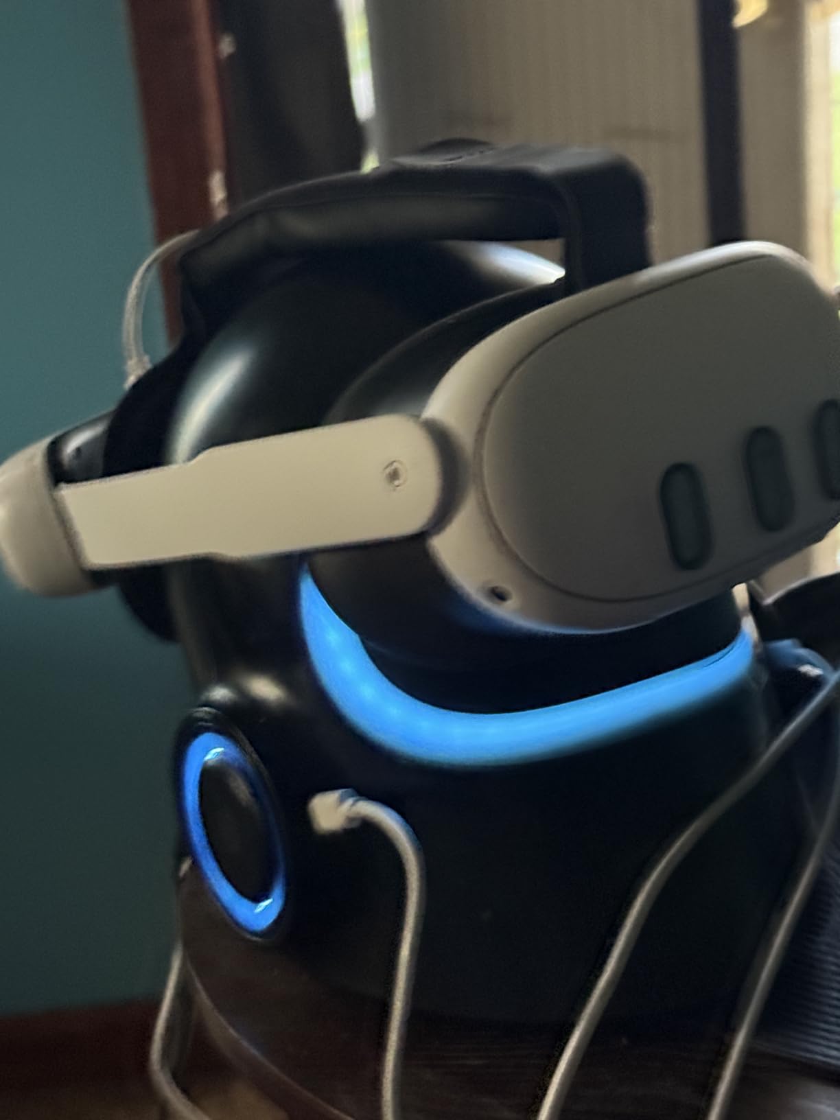 Quest 3 512GB | VR Without Wires - Gorilla Tag Cardboard Monkenaut Bundle - Amazon Exclusive customer photo 1