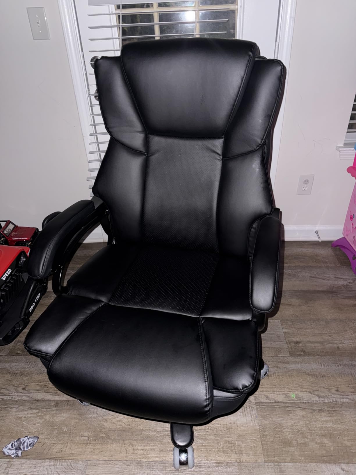 500lbs Big and Tall Office Chair, Heavy Duty Office Chair for Heavy People, High Back Executive Desk Chair with Adjustable Lumbar Support, Quiet Rubber Wheel, Pocket Spring Cushion customer photo 1