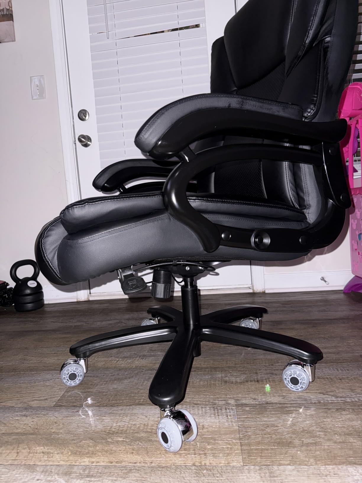 500lbs Big and Tall Office Chair, Heavy Duty Office Chair for Heavy People, High Back Executive Desk Chair with Adjustable Lumbar Support, Quiet Rubber Wheel, Pocket Spring Cushion customer photo 2