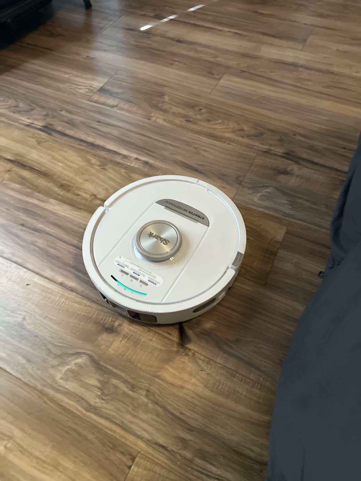 Shark PowerDetect Self-Empty Robot Vacuum, Black, AV2820S | NeverStuck, DirtDetect/EdgeDetect/FloorDetect, 30-Day HEPA Self-Empty Base, 360° LiDAR + 3D Object Detection customer photo 1