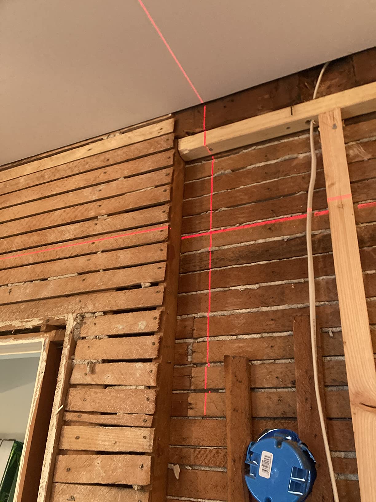 BOSCH PRO GLL50-20 Self-Leveling Cross-Line Laser | VisiMax technology, Smart Pendulum System, 1/8 in. accuracy, contractors, stable mounting, surveying, construction, outdoor customer photo 1