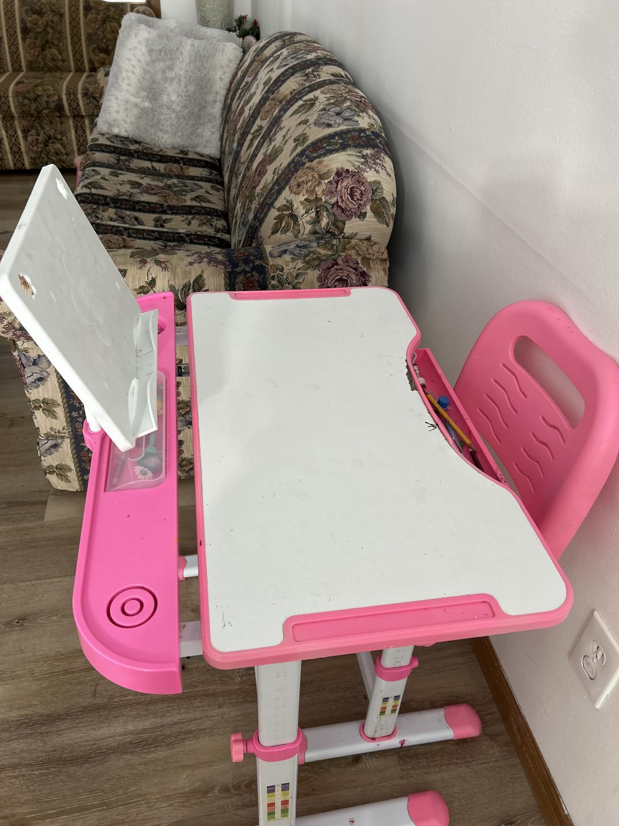 Diroan Kids Desk and Chair Set with LED Light, Height-Adjustable for Age 7+ | Ergonomic, Large 0-45° desk, Sturdy steel frame, Storage drawer, Bookstand, Metal hook customer photo 2